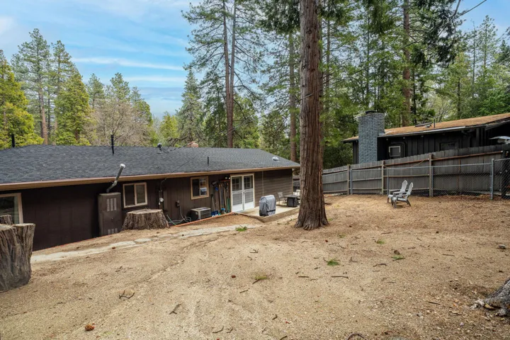 25169FranklinDr-47