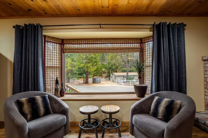 25169FranklinDr-12