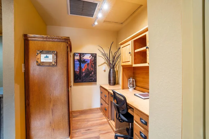 25169FranklinDr-26