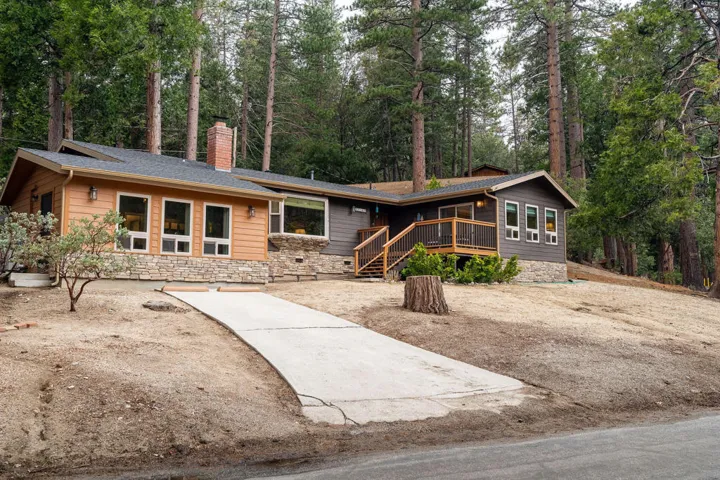 25169FranklinDr-1