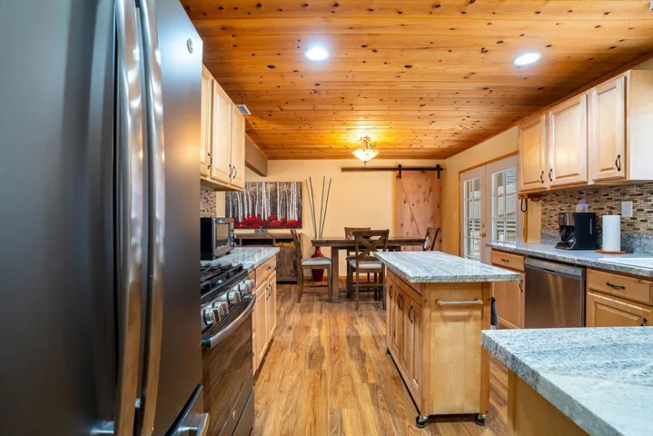 25169FranklinDr-18