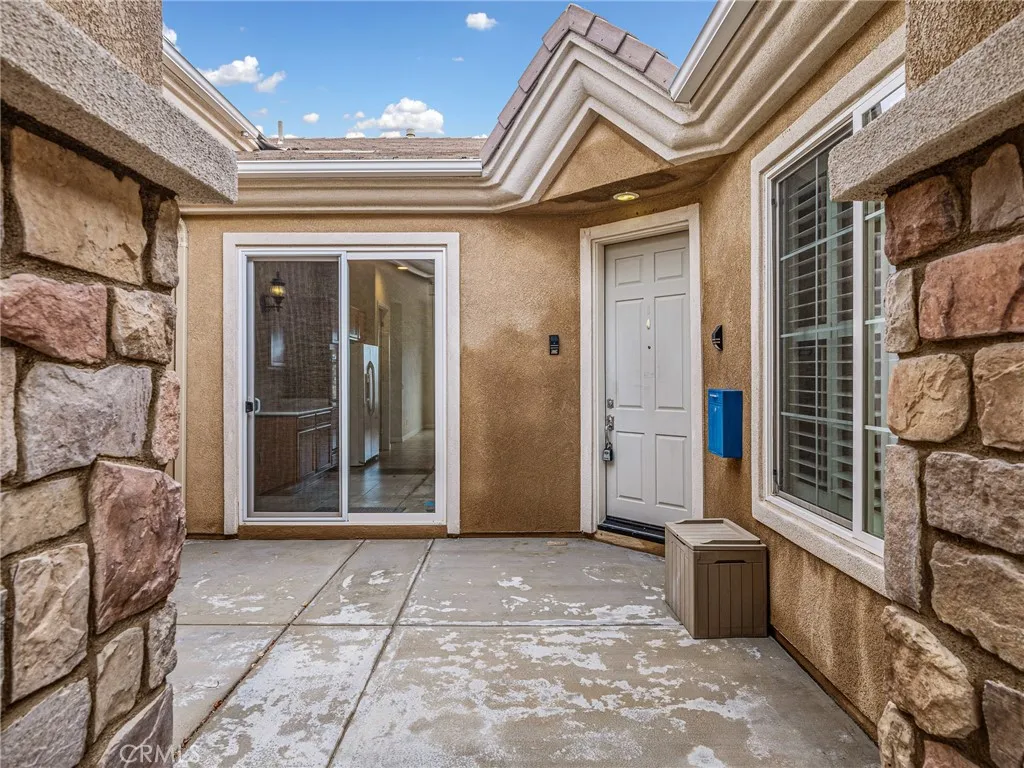 19420 Verbena Street, Apple Valley, California 92308 home-pic-4