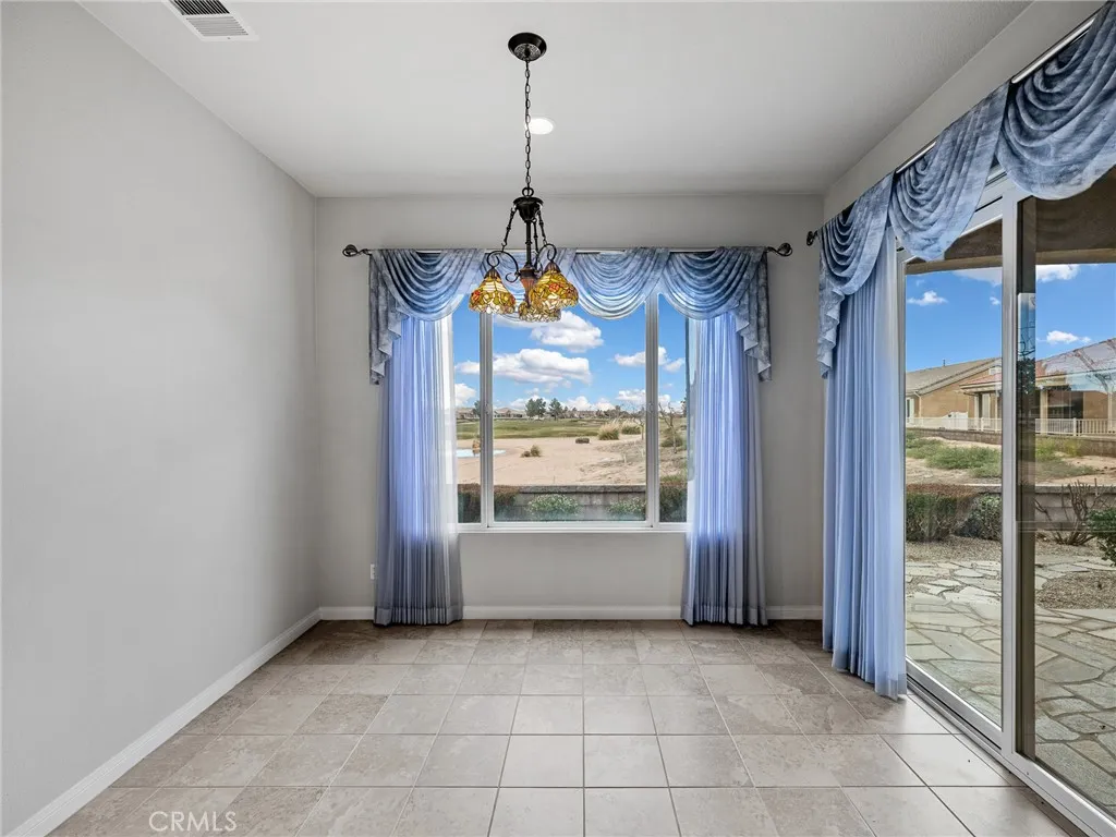 19420 Verbena Street, Apple Valley, California 92308 home-pic-12