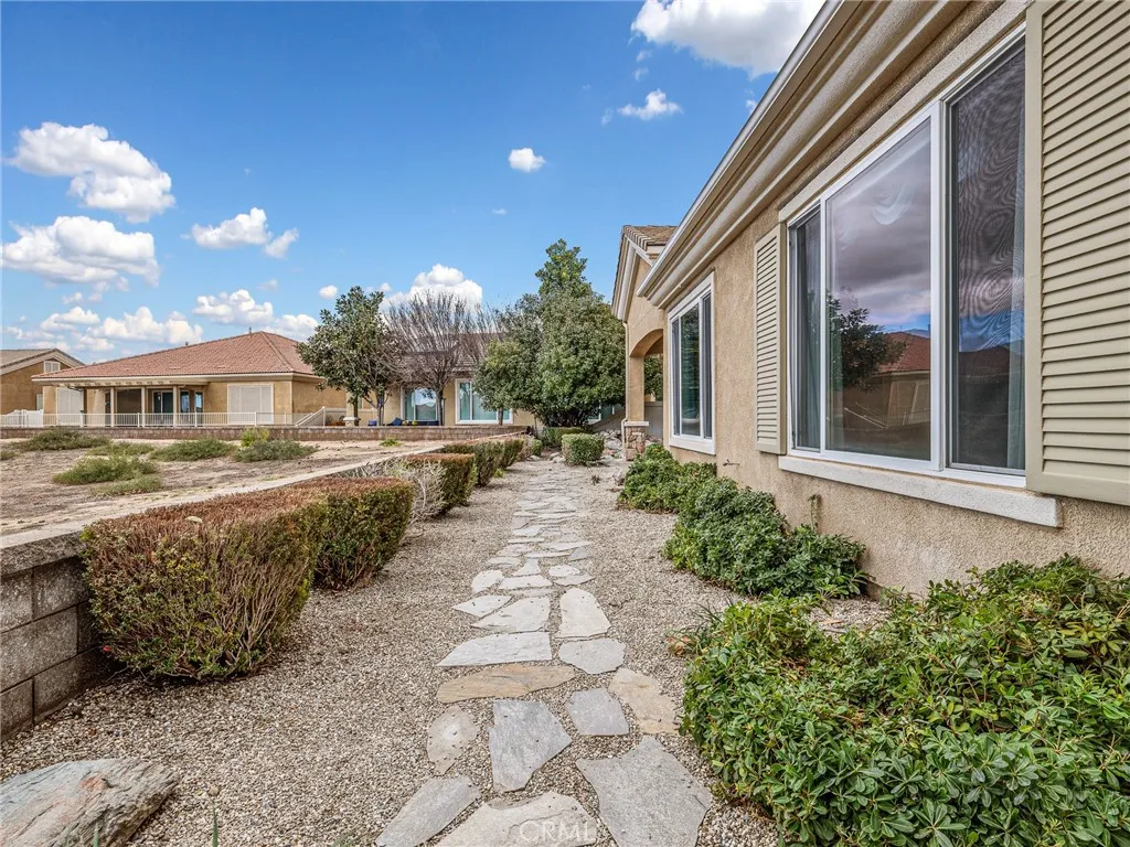 19420 Verbena Street, Apple Valley, California 92308 home-pic-34