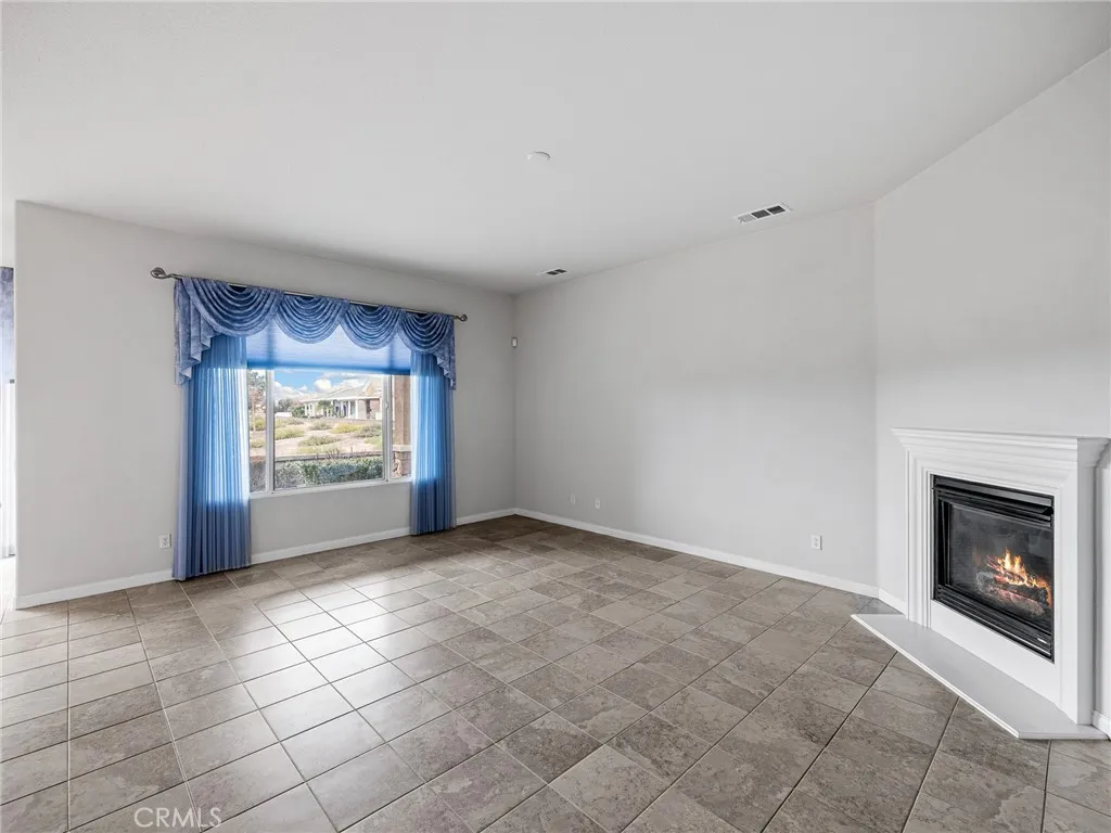 19420 Verbena Street, Apple Valley, California 92308 home-pic-8