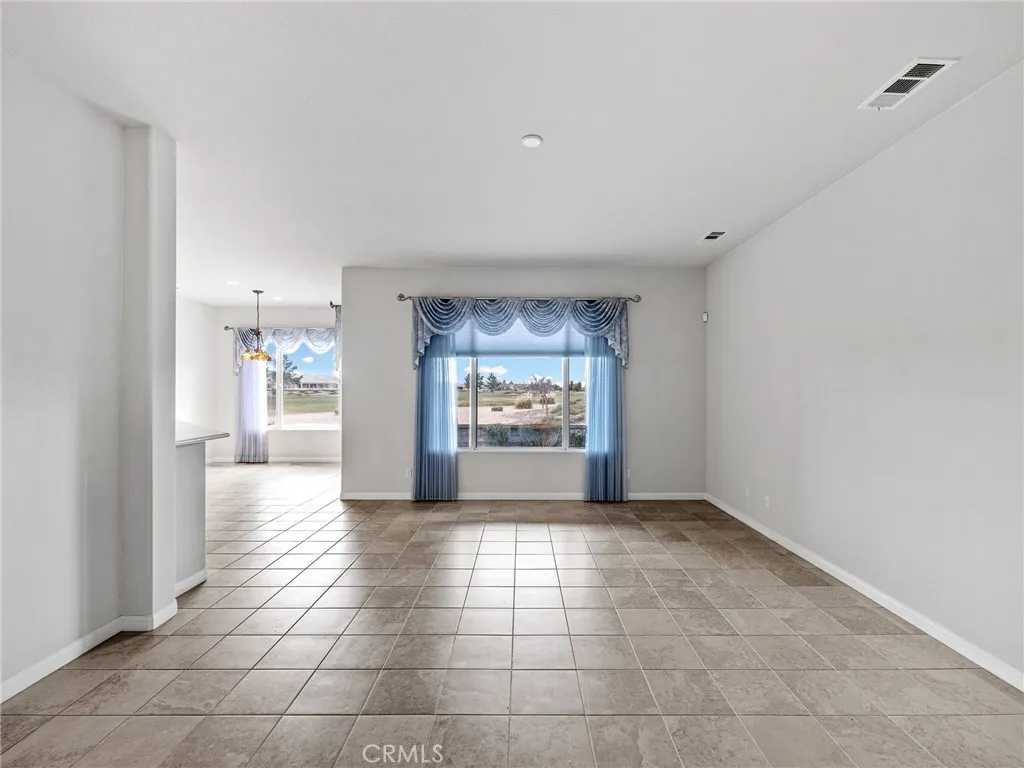 19420 Verbena Street, Apple Valley, California 92308 home-pic-9