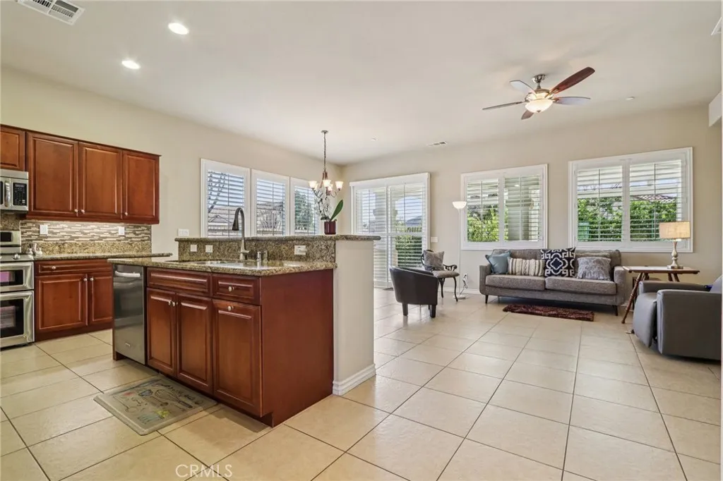 5405 Paseo Famosa, Hemet, California 92545 home-pic-6