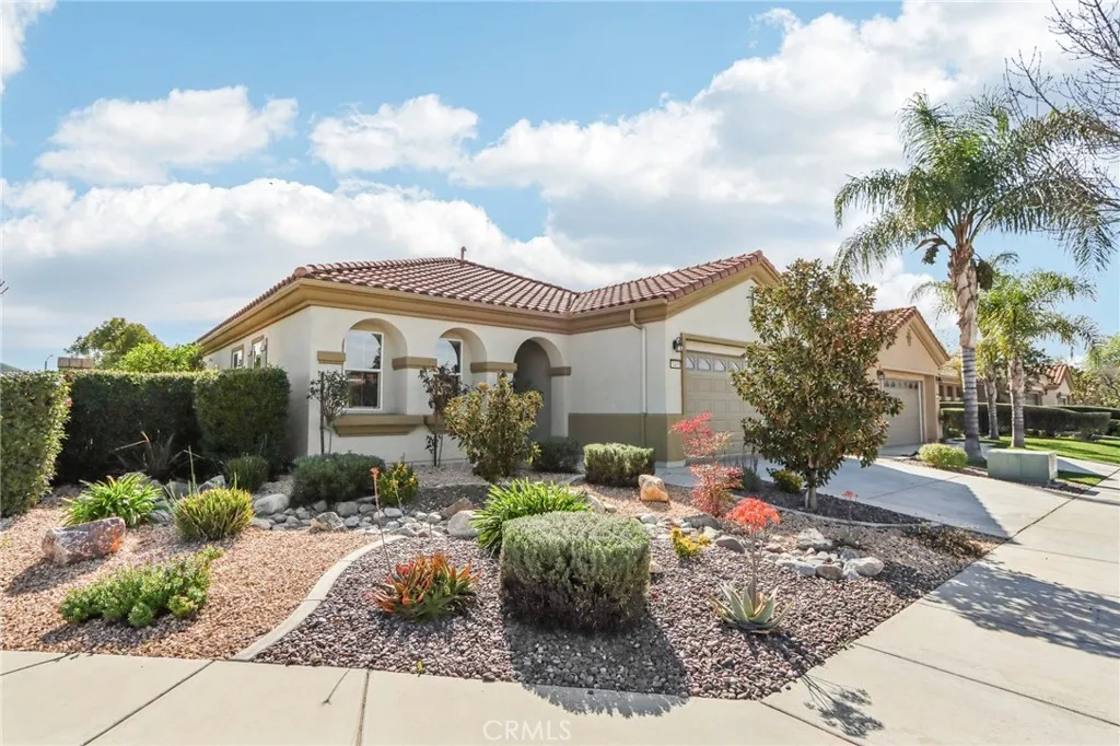 5405 Paseo Famosa, Hemet, California 92545 home-pic-1