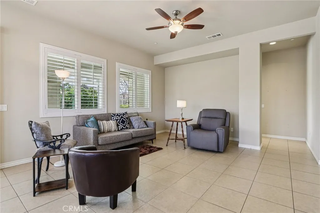5405 Paseo Famosa, Hemet, California 92545 home-pic-13