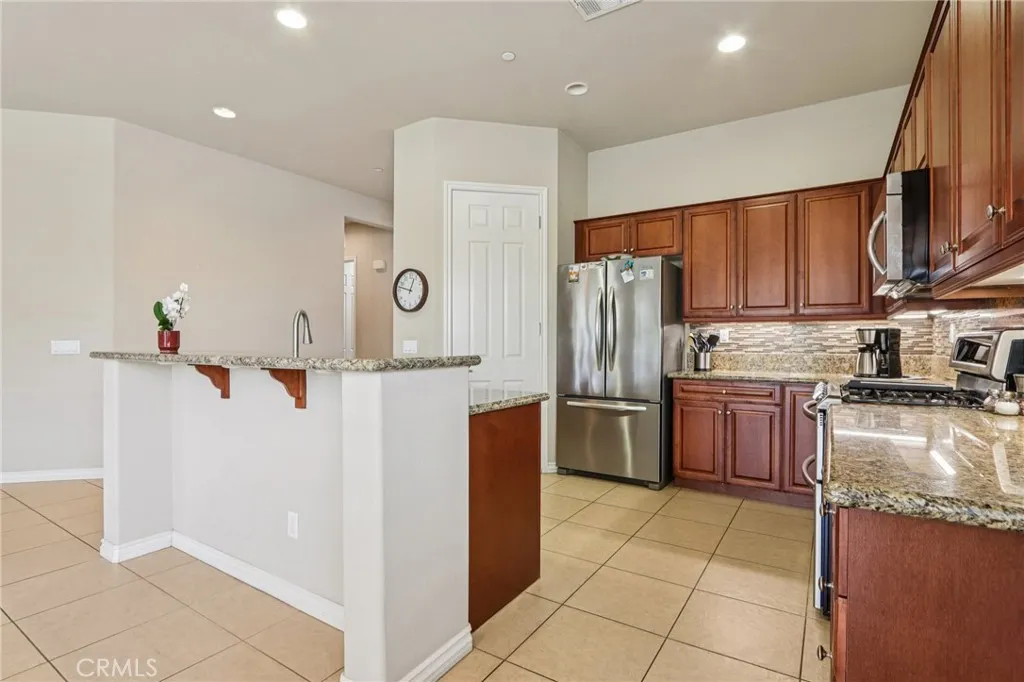 5405 Paseo Famosa, Hemet, California 92545 home-pic-8