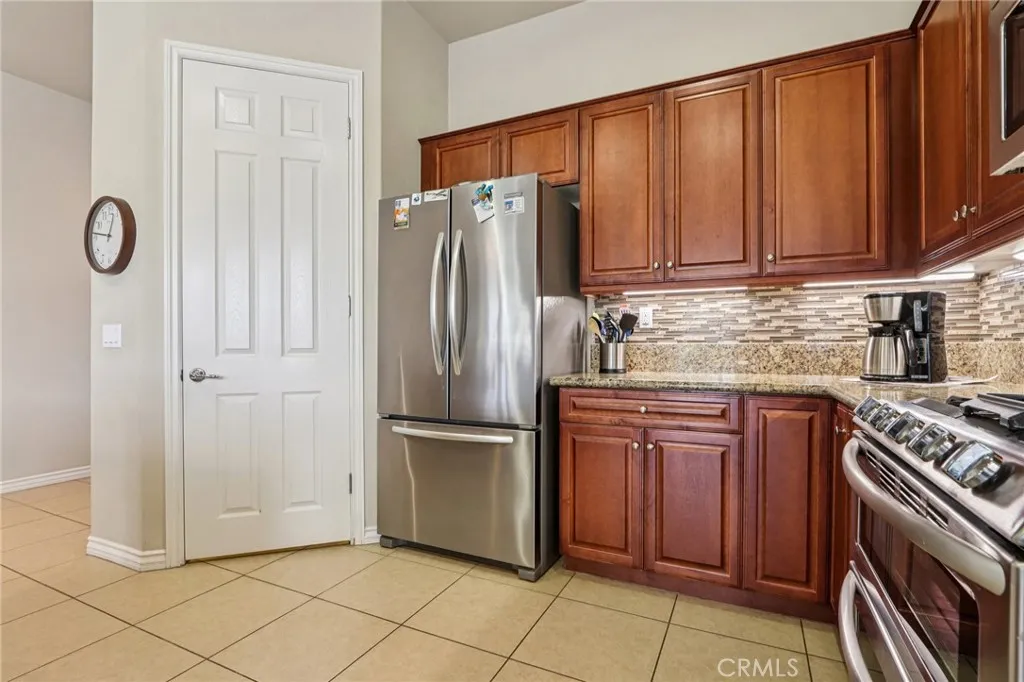 5405 Paseo Famosa, Hemet, California 92545 home-pic-9