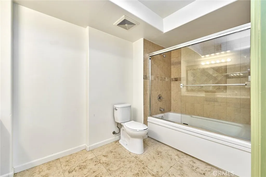 1036 S Serrano 105, Los Angeles, California 90006 home-pic-6