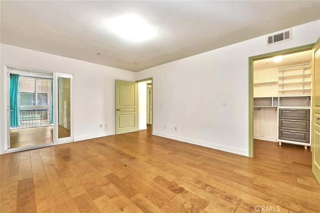 1036 S Serrano 105, Los Angeles, California 90006 home-pic-7