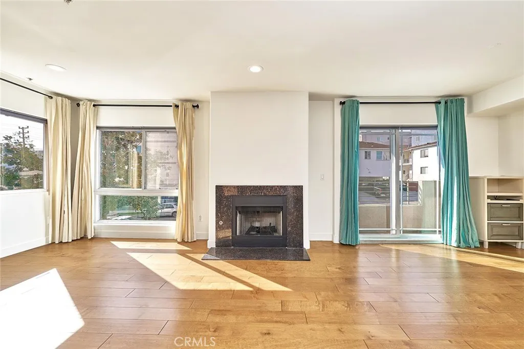 1036 S Serrano 105, Los Angeles, California 90006 home-pic-11