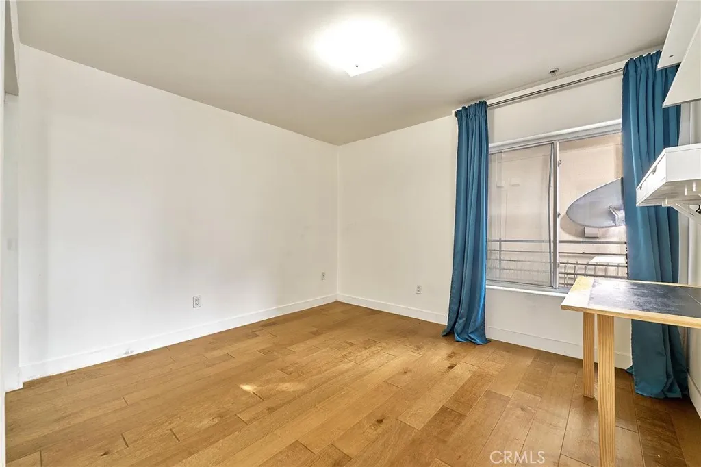 1036 S Serrano 105, Los Angeles, California 90006 home-pic-3