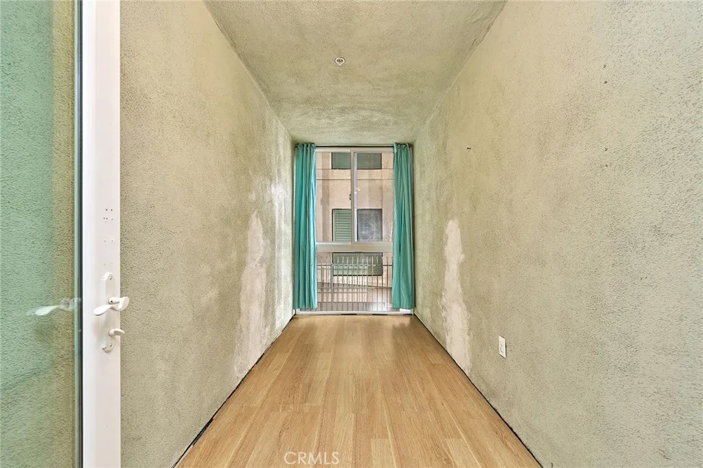 1036 S Serrano 105, Los Angeles, California 90006 home-pic-8