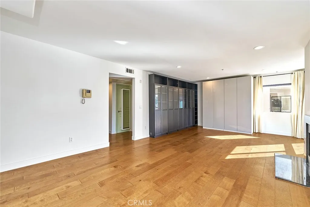 1036 S Serrano 105, Los Angeles, California 90006 home-pic-10