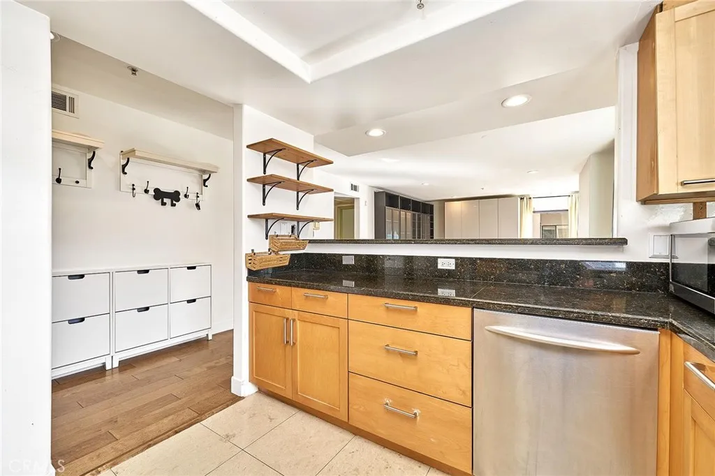 1036 S Serrano 105, Los Angeles, California 90006 home-pic-13
