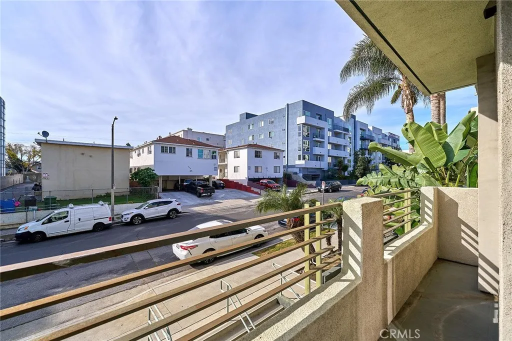 1036 S Serrano 105, Los Angeles, California 90006 home-pic-2