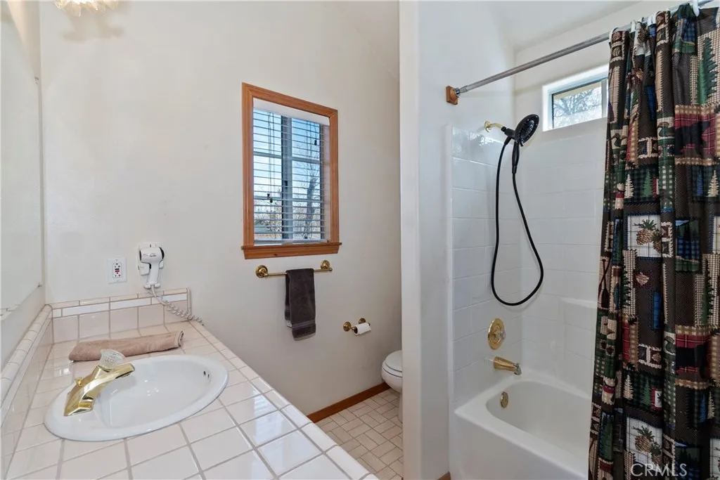 28223 North Bay, Lake Arrowhead, California 92352 home-pic-18