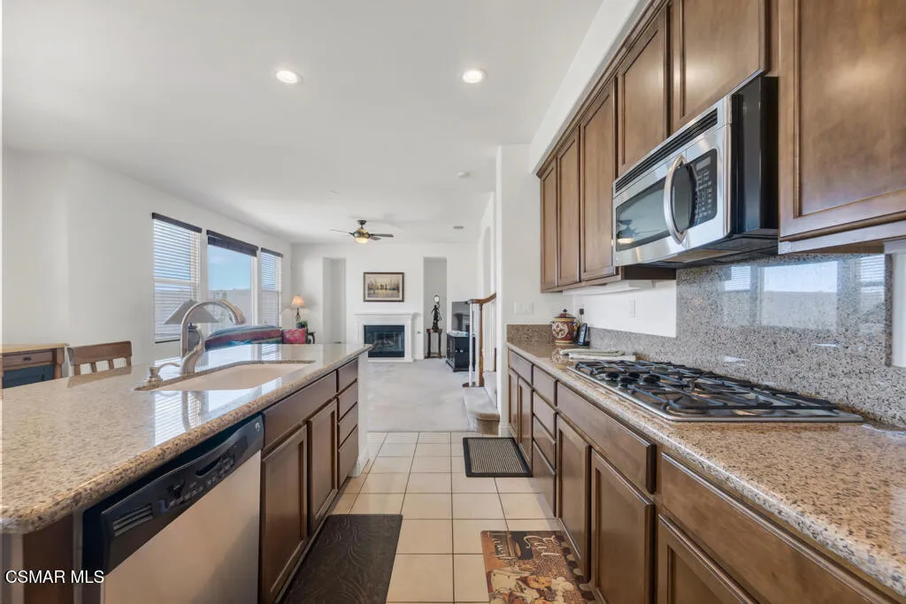 887 Coronado Circle, Santa Paula, California 93060 home-pic-20