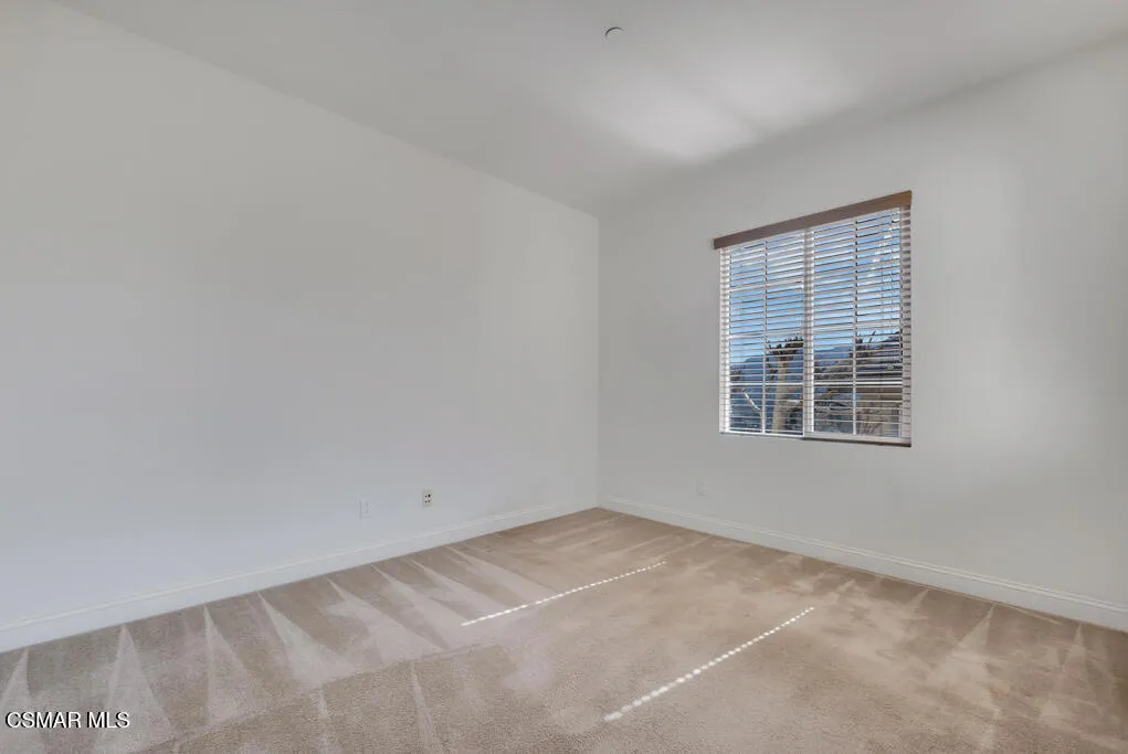 887 Coronado Circle, Santa Paula, California 93060 home-pic-24