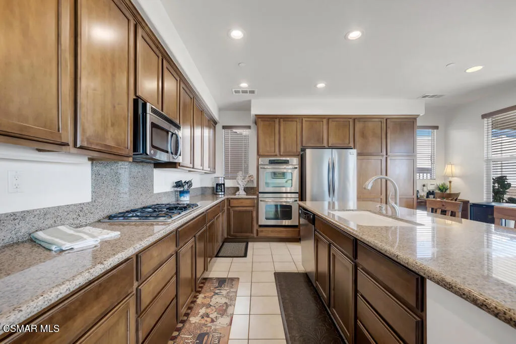 887 Coronado Circle, Santa Paula, California 93060 home-pic-19