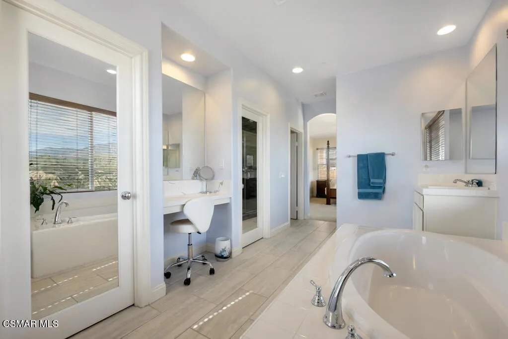 887 Coronado Circle, Santa Paula, California 93060 home-pic-36