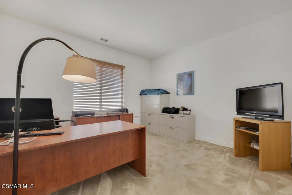 887 Coronado Circle, Santa Paula, California 93060 home-pic-26