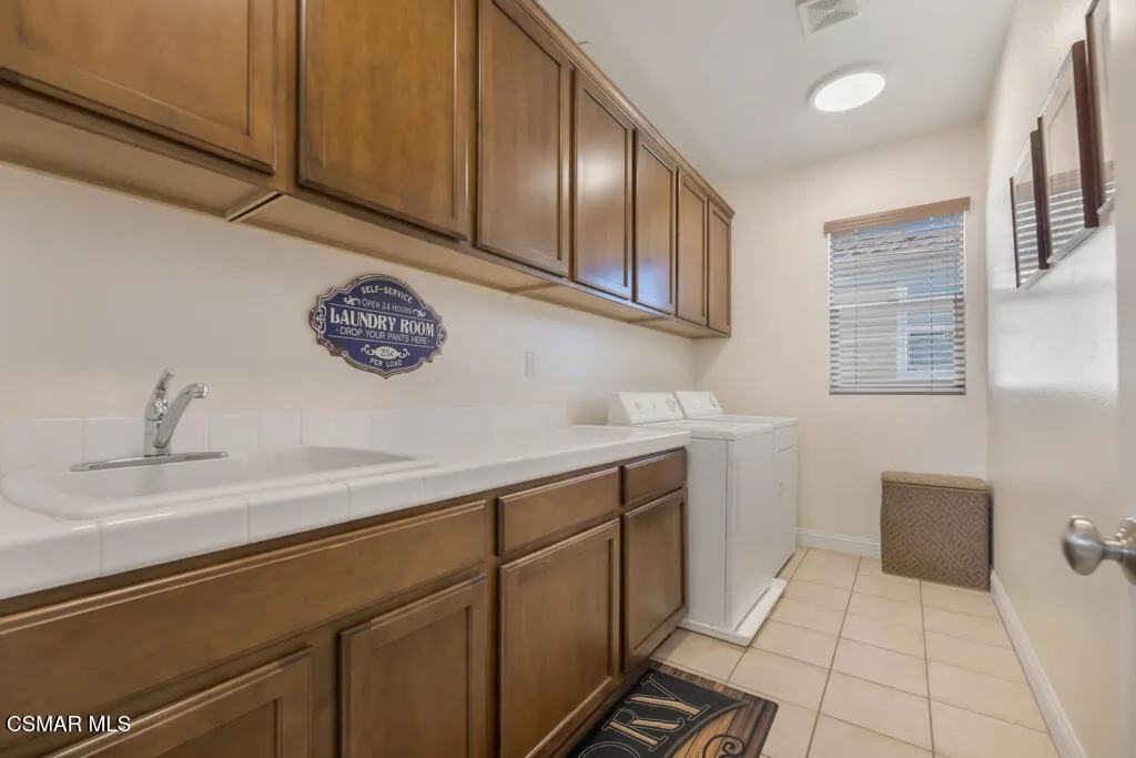 887 Coronado Circle, Santa Paula, California 93060 home-pic-31