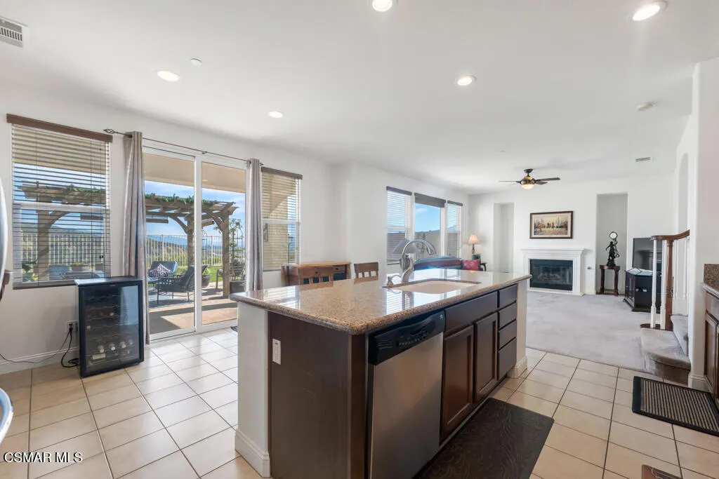 887 Coronado Circle, Santa Paula, California 93060 home-pic-15