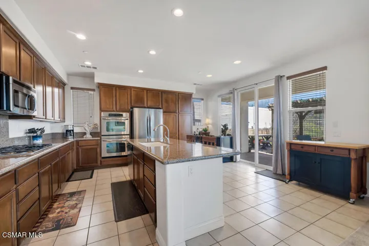 887 Coronado Cir- HsHProd-19