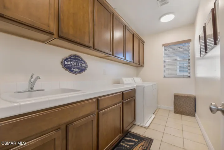887 Coronado Cir- HsHProd-35