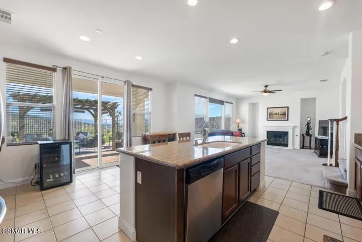 887 Coronado Cir- HsHProd-21