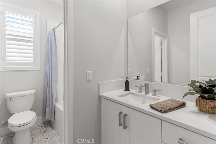 4 Full Bathrooms