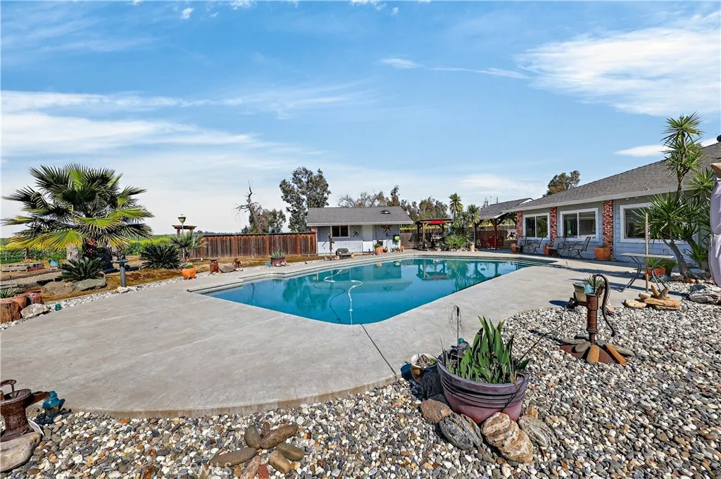 3969 Hatch Road, Merced, California 95340 home-pic-10