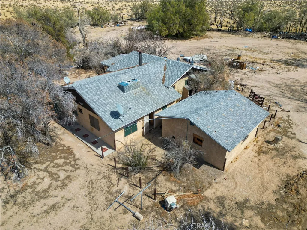 45200 Camelot Drive, Yermo, California 92398 home-pic-1
