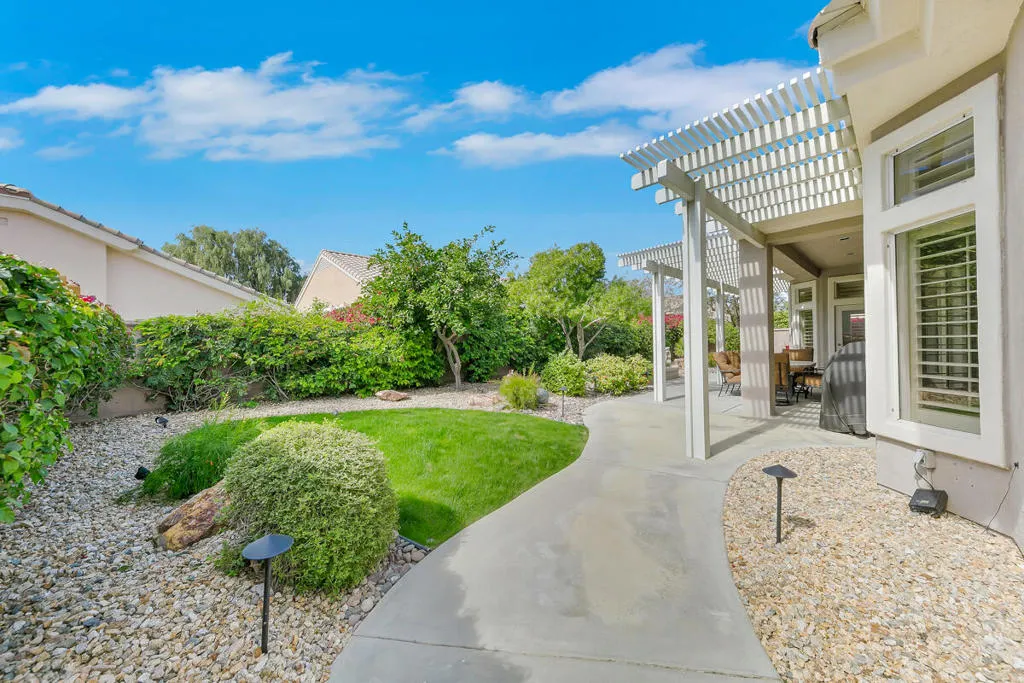 38543 Bent Palm Drive, Palm Desert, California 92211 home-pic-26