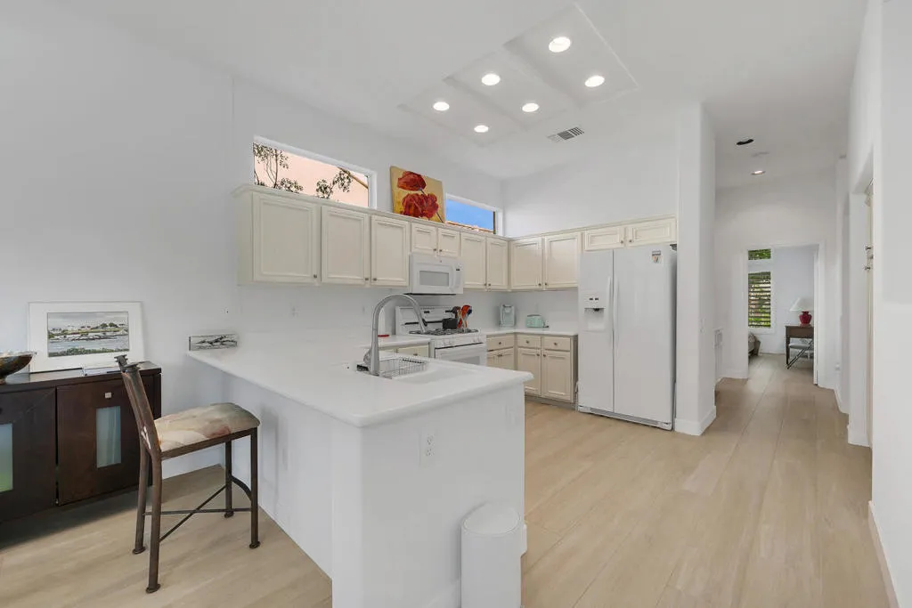 38543 Bent Palm Drive, Palm Desert, California 92211 home-pic-10