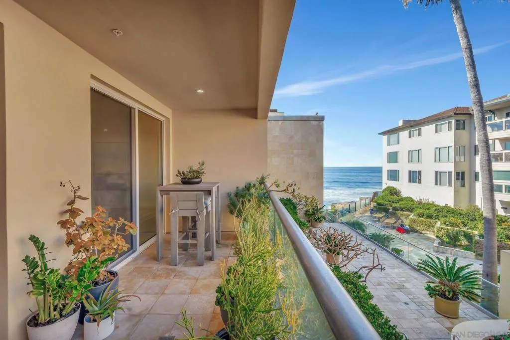 202 Coast Blvd 8, La Jolla, California 92037 home-pic-4