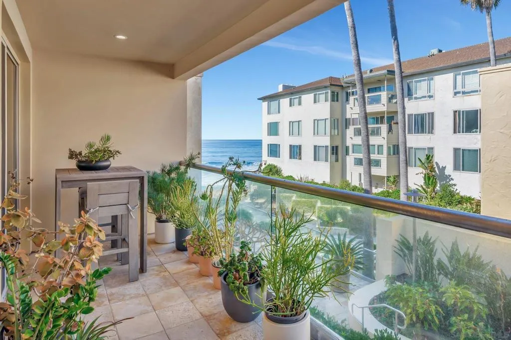 202 Coast Blvd 8, La Jolla, California 92037 home-pic-20
