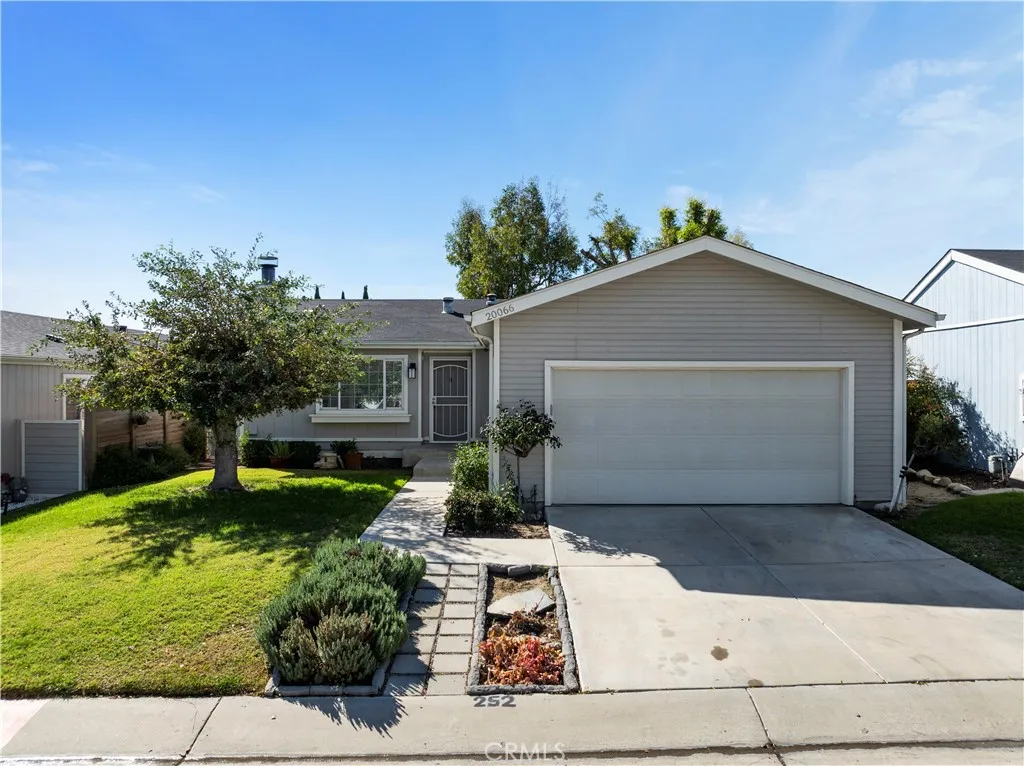 20066 Crestview, Canyon Country, California 91351 home-pic-2