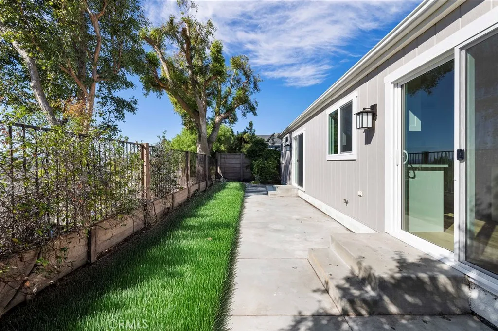 20066 Crestview, Canyon Country, California 91351 home-pic-24