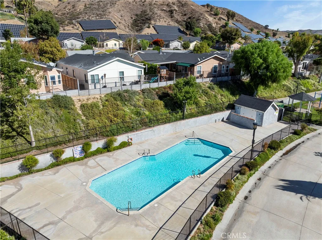 20066 Crestview, Canyon Country, California 91351 home-pic-25