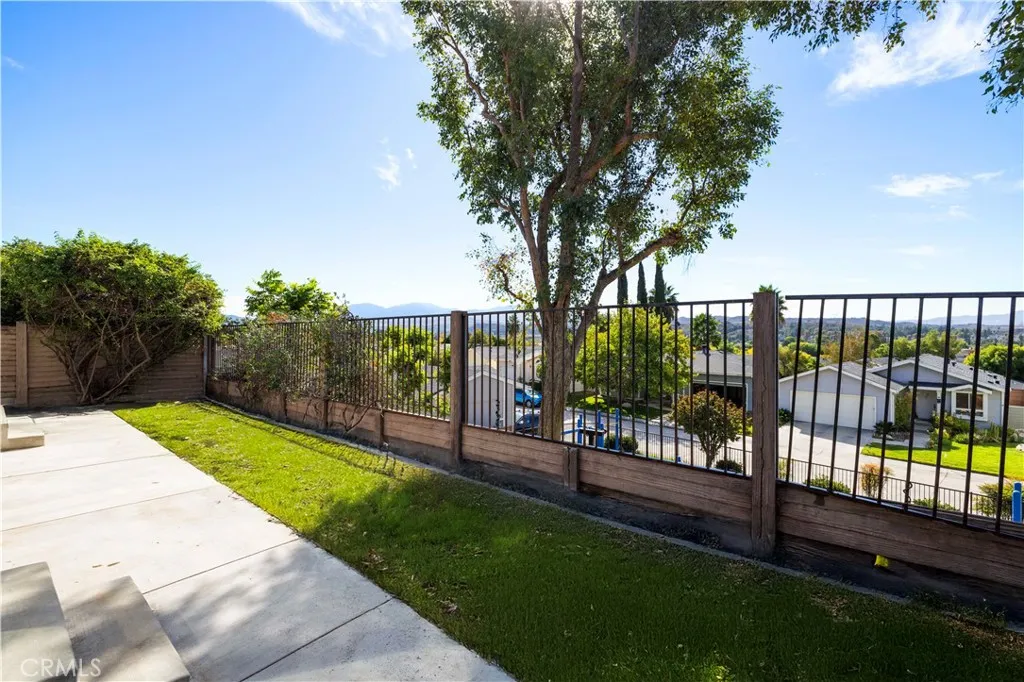 20066 Crestview, Canyon Country, California 91351 home-pic-23