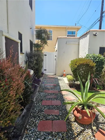 57 Pomona Avenue, Long Beach, California 90803