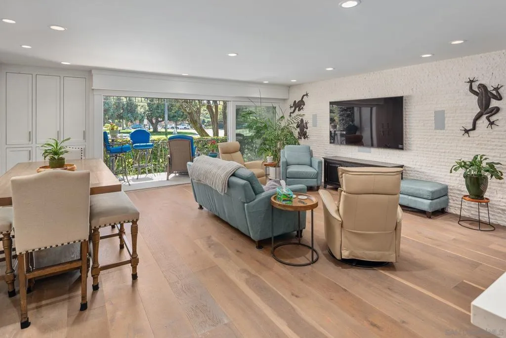 1155 Star Park Circle 1a, Coronado, California 92118 home-pic-20