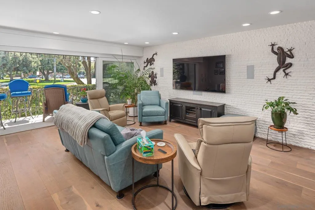 1155 Star Park Circle 1a, Coronado, California 92118 home-pic-21