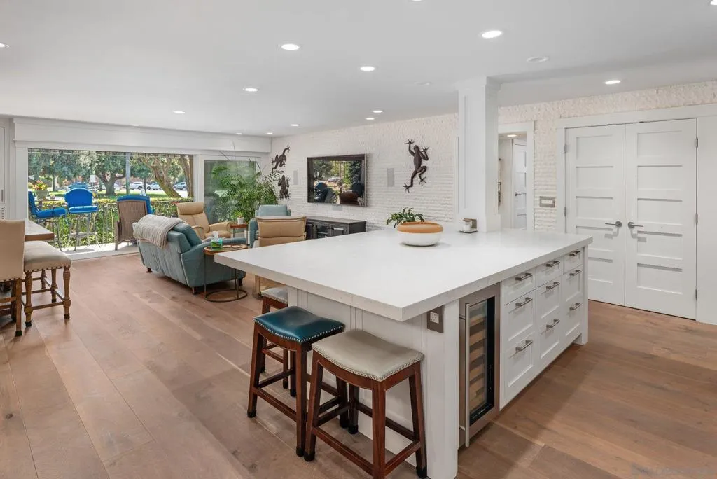 1155 Star Park Circle 1a, Coronado, California 92118 home-pic-17