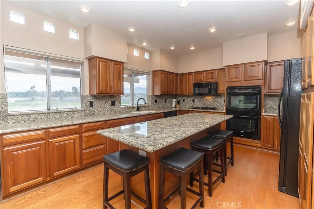 915 Beach Drive, Needles, California 92363 home-pic-30